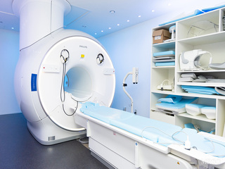 脳ドック(頭部MRI・MRA)+頚部MRA(オプション)11